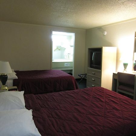 Austin Town Inn Austintown Extérieur photo