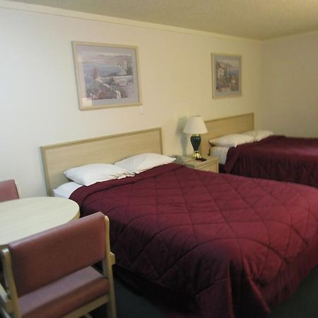 Austin Town Inn Austintown Extérieur photo