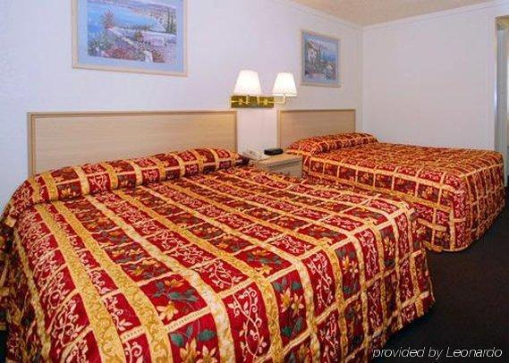 Austin Town Inn Austintown Chambre photo