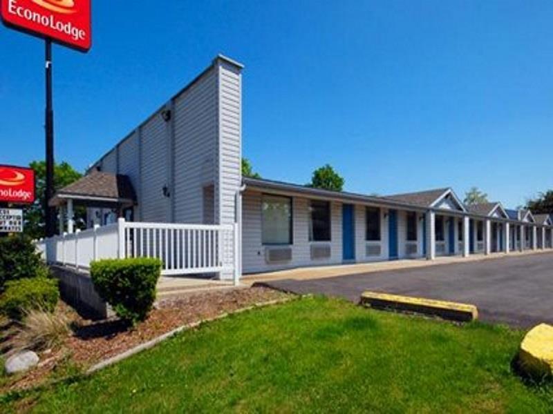 Austin Town Inn Austintown Extérieur photo